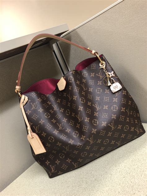 louis vuitton neverfull vs graceful|Louis Vuitton graceful mm bag.